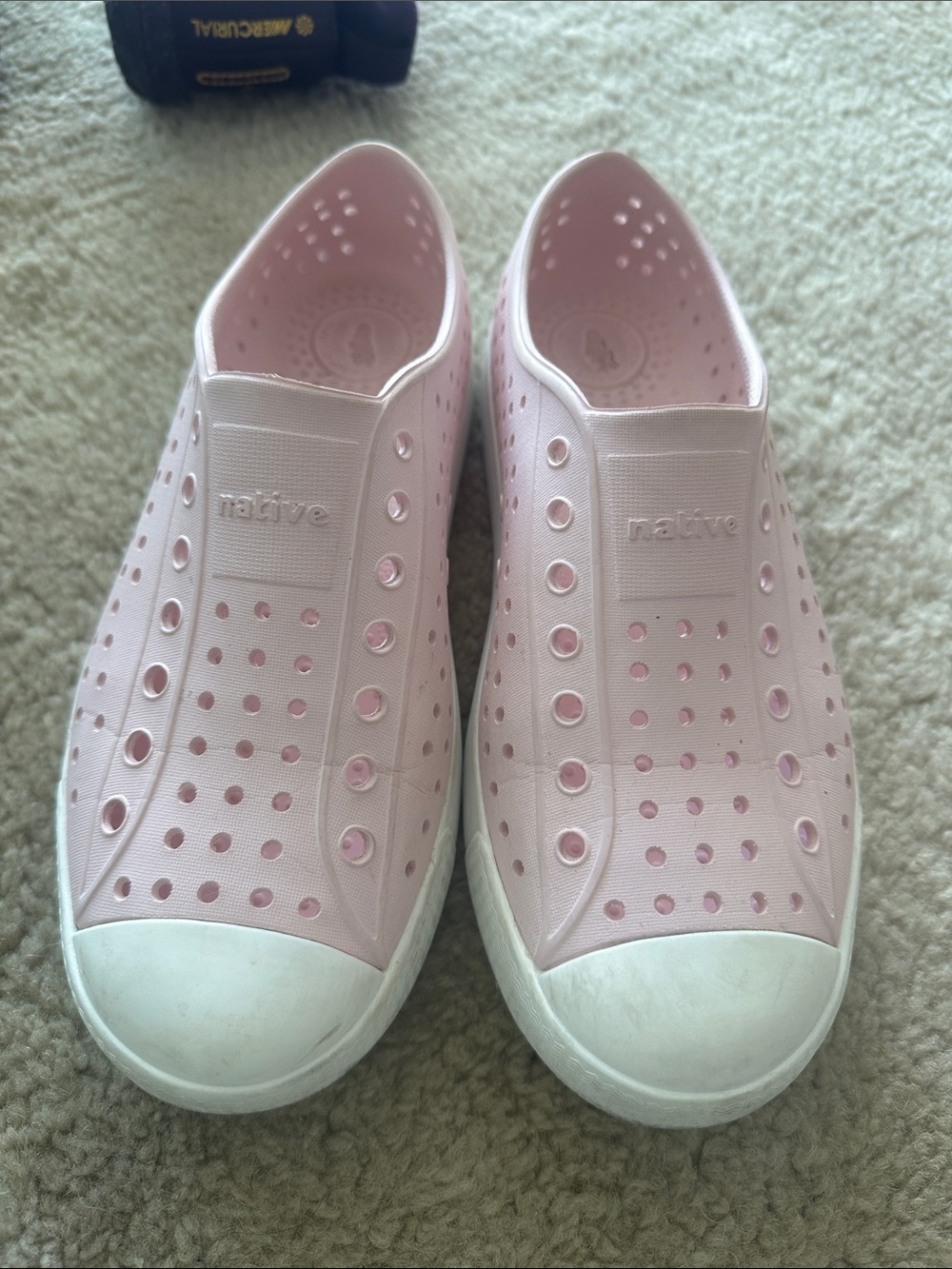 Native Kids Water-Ready Slip-On Shoes in Light Pink and White